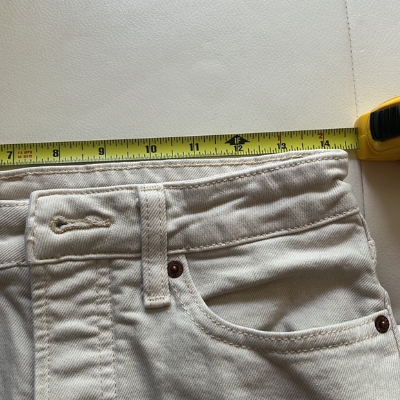 Like new Old Navy OG Straight High Rise cream color button down jeans, size 4 - Picture 6 of 7